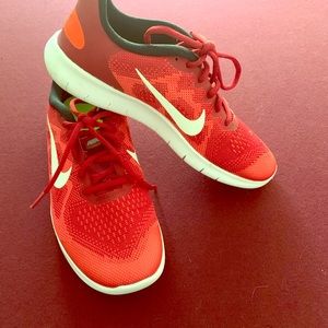 Red Nike’s